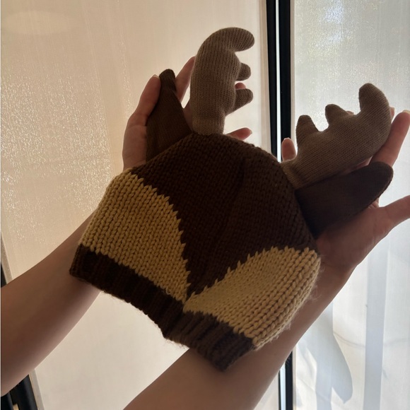 Cute Reindeer Knitted Beanie - Picture 3 of 6